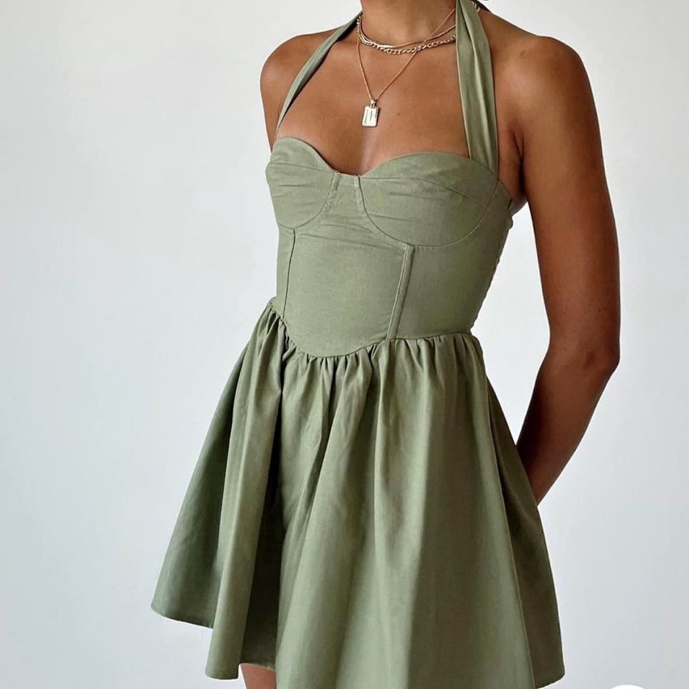 Princess Polly size 4